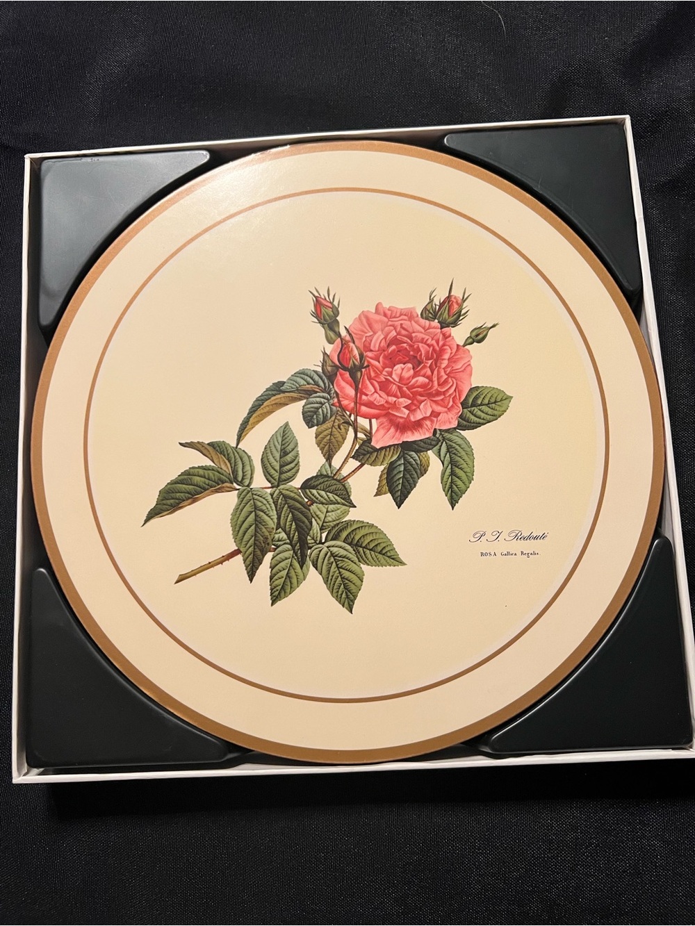 Pimpernel Red and Cream Decorative Home Accent Box with Six Round Placemats